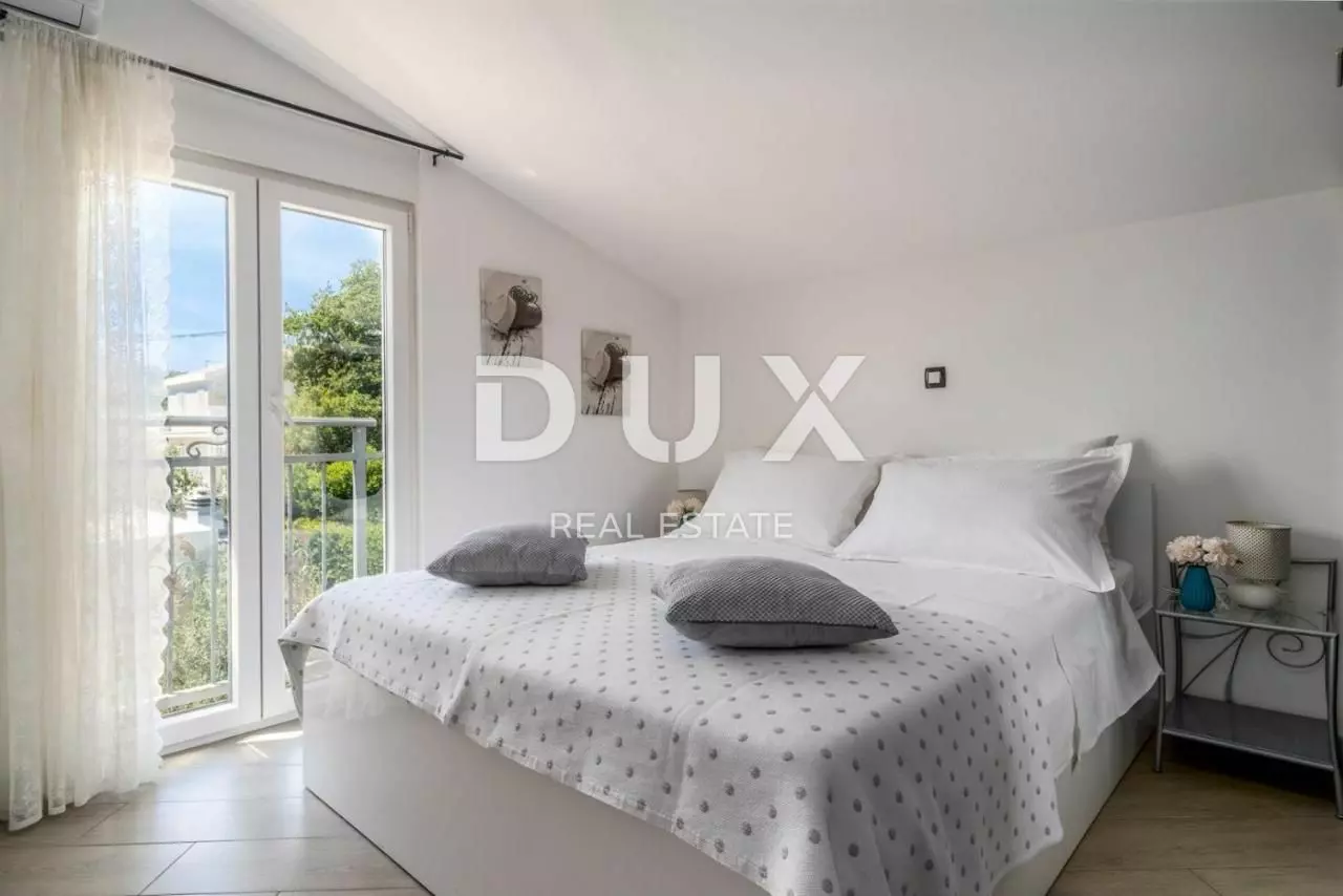 5-bedroom Villa In Kaštel Štafilić, Croatia (277 M²)