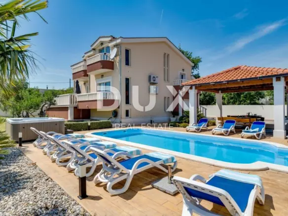 5-bedroom Villa In Kaštel Štafilić, Croatia (277 M²)