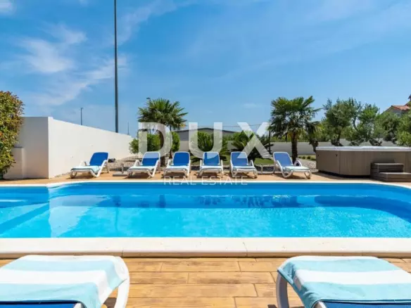 5-bedroom Villa In Kaštel Štafilić, Croatia (277 M²)