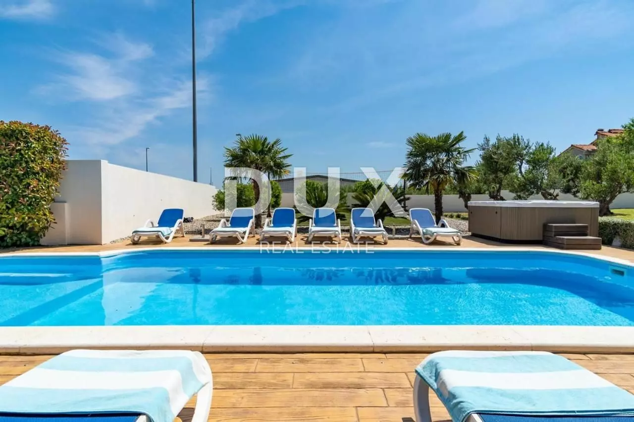 5-bedroom Villa In Kaštel Štafilić, Croatia (277 M²)