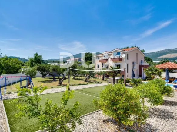 5-bedroom Villa In Kaštel Štafilić, Croatia (277 M²)