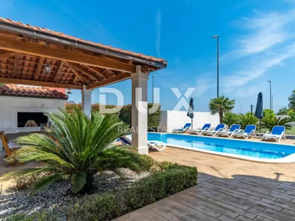 5-bedroom Villa In Kaštel Štafilić, Croatia (277 M²)