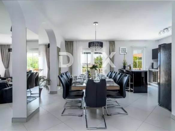 5-bedroom Villa In Kaštel Štafilić, Croatia (277 M²)