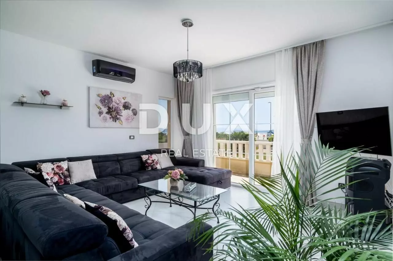 5-bedroom Villa In Kaštel Štafilić, Croatia (277 M²)