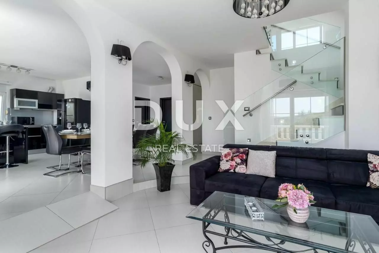 5-bedroom Villa In Kaštel Štafilić, Croatia (277 M²)