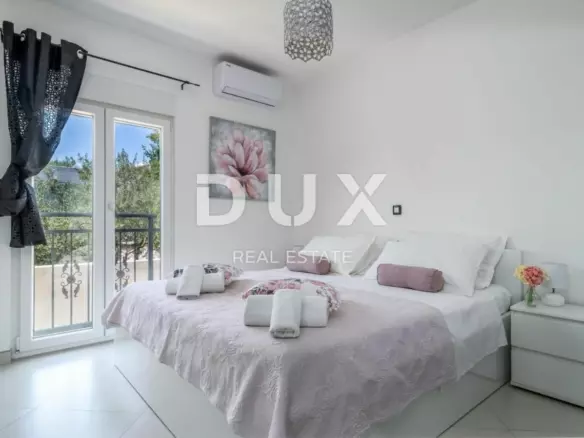 5-bedroom Villa In Kaštel Štafilić, Croatia (277 M²)