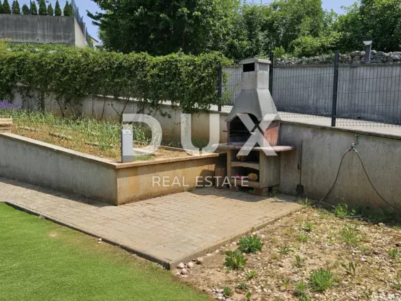 3-bedroom Apartment In Trinajstići, Croatia (111 M²)