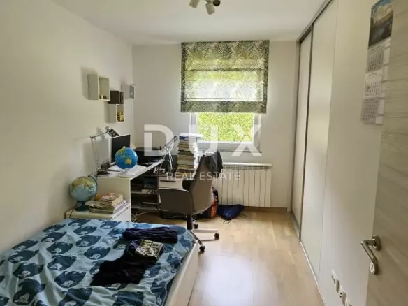 3-bedroom Apartment In Trinajstići, Croatia (111 M²)