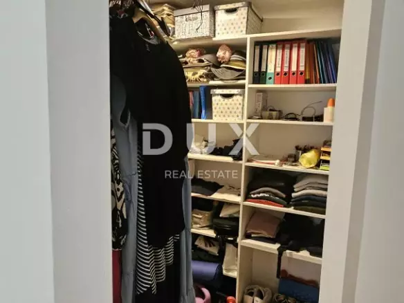 3-bedroom Apartment In Trinajstići, Croatia (111 M²)