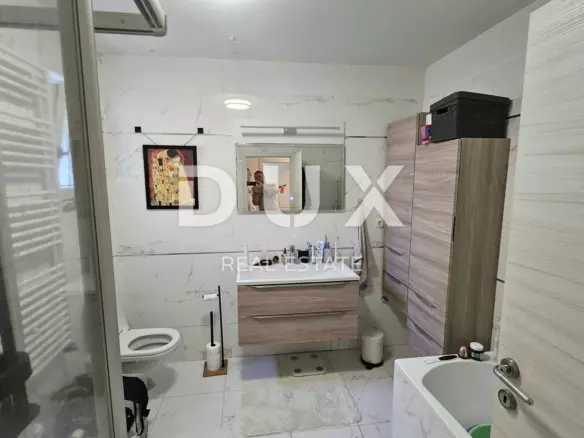 3-bedroom Apartment In Trinajstići, Croatia (111 M²)