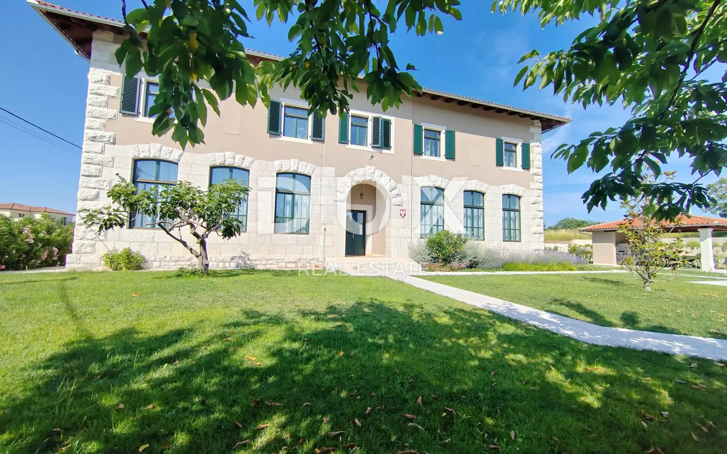 3-bedroom Villa In Poreč, Croatia (282 M²)