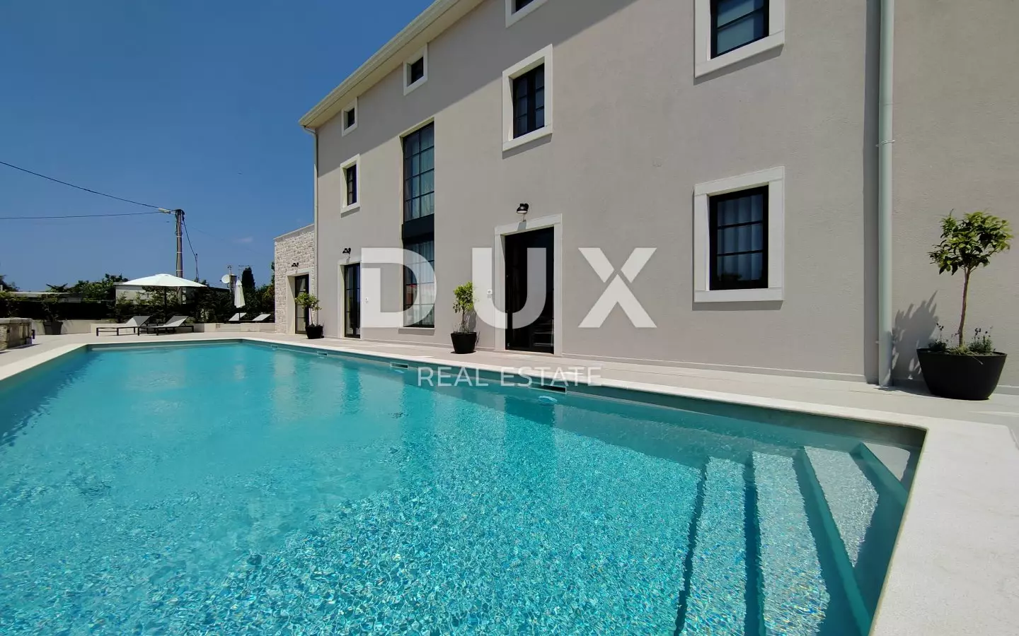 5-bedroom Villa In Poreč, Croatia (320 M²)