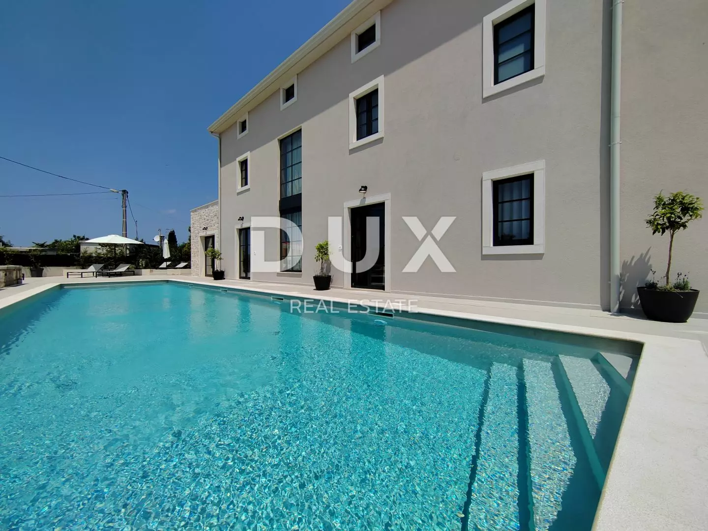 5-bedroom Villa In Poreč, Croatia (320 M²)