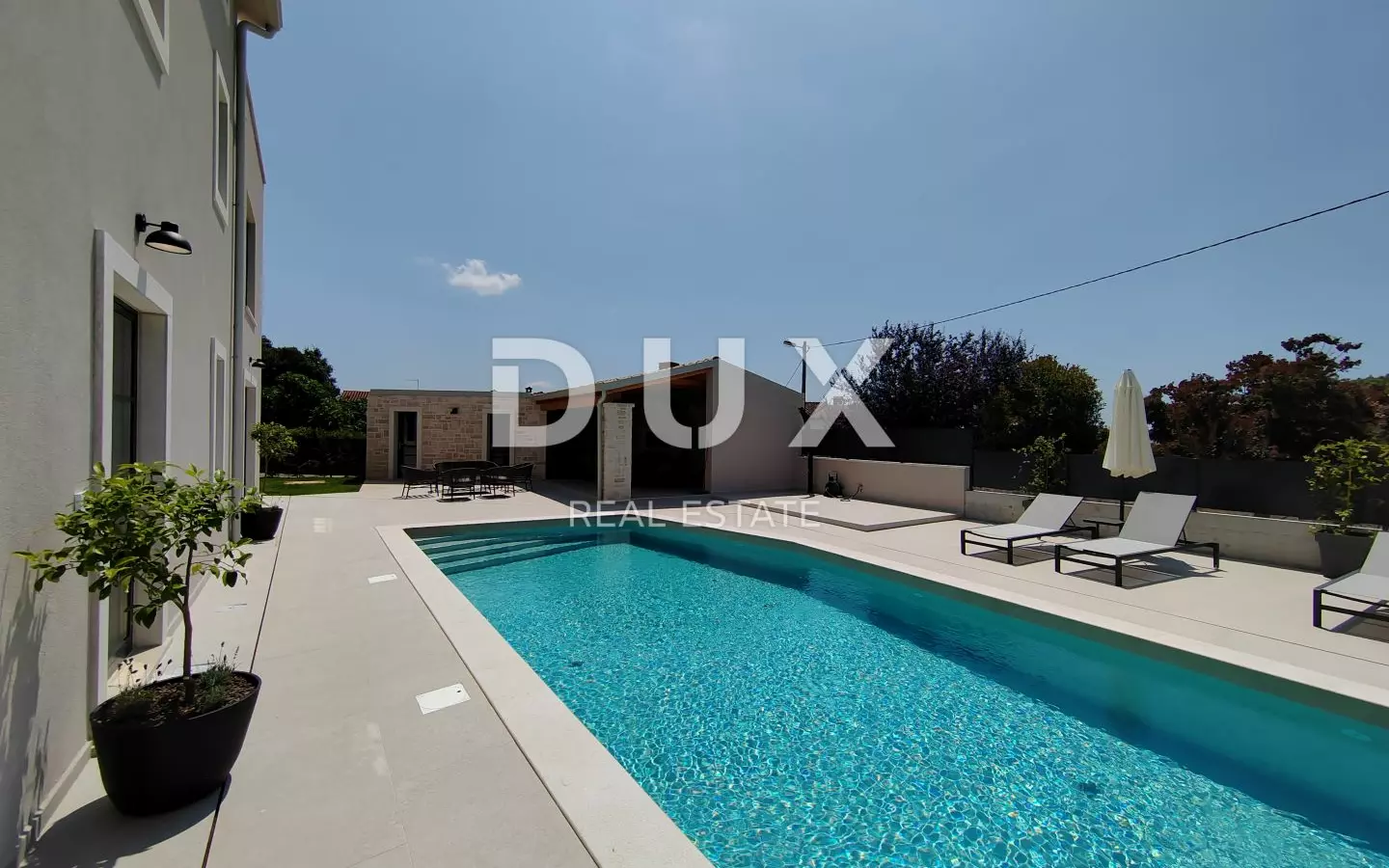 5-bedroom Villa In Poreč, Croatia (320 M²)