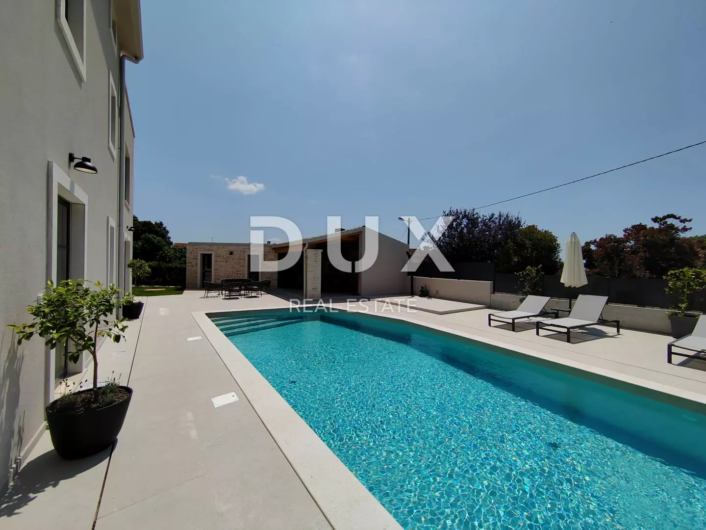 5-bedroom Villa In Poreč, Croatia (320 M²)