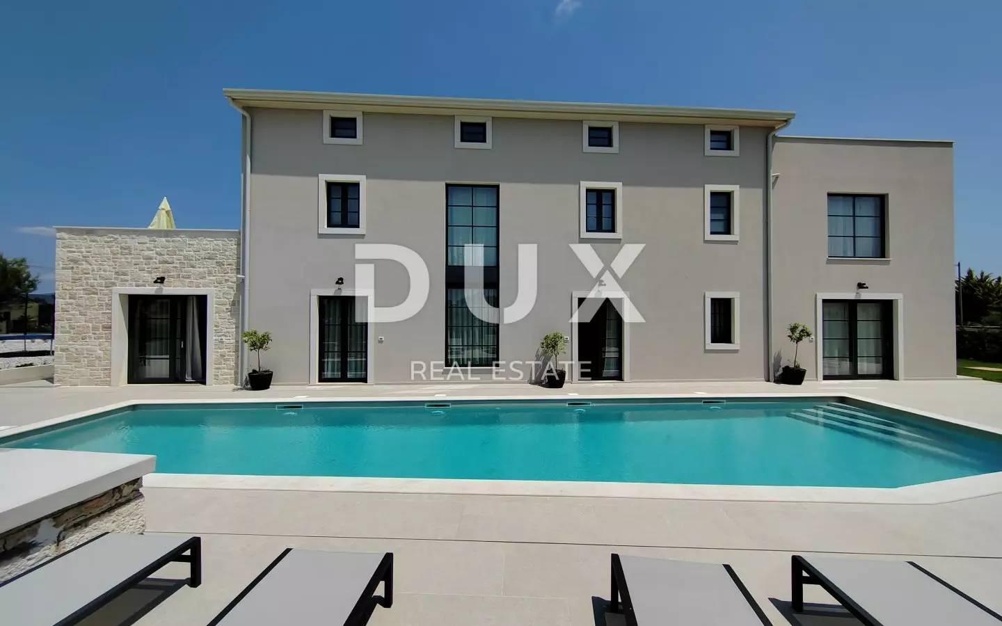 5-bedroom Villa In Poreč, Croatia (320 M²)