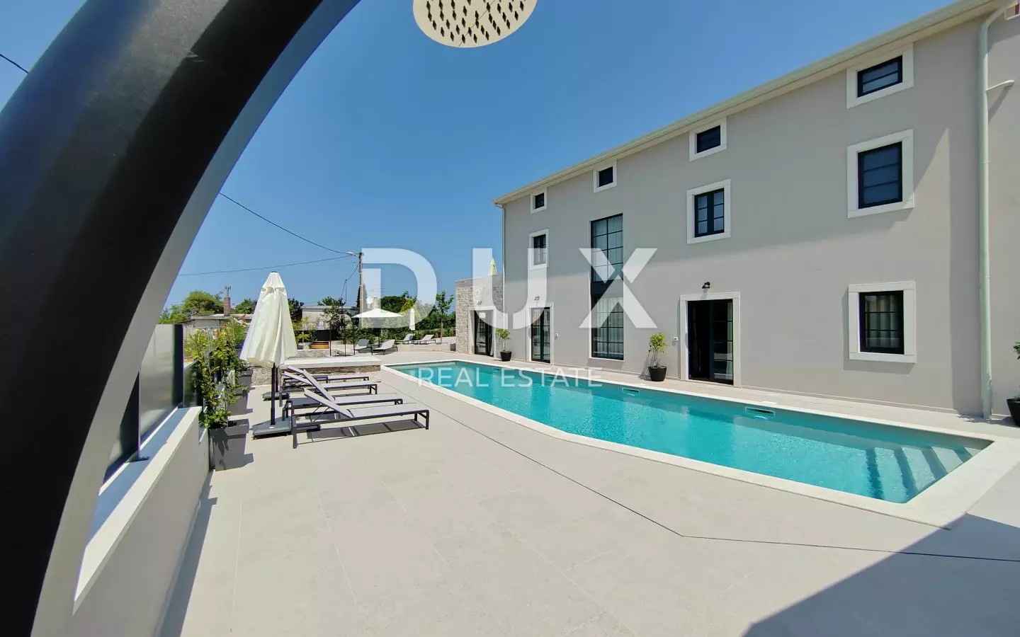 5-bedroom Villa In Poreč, Croatia (320 M²)