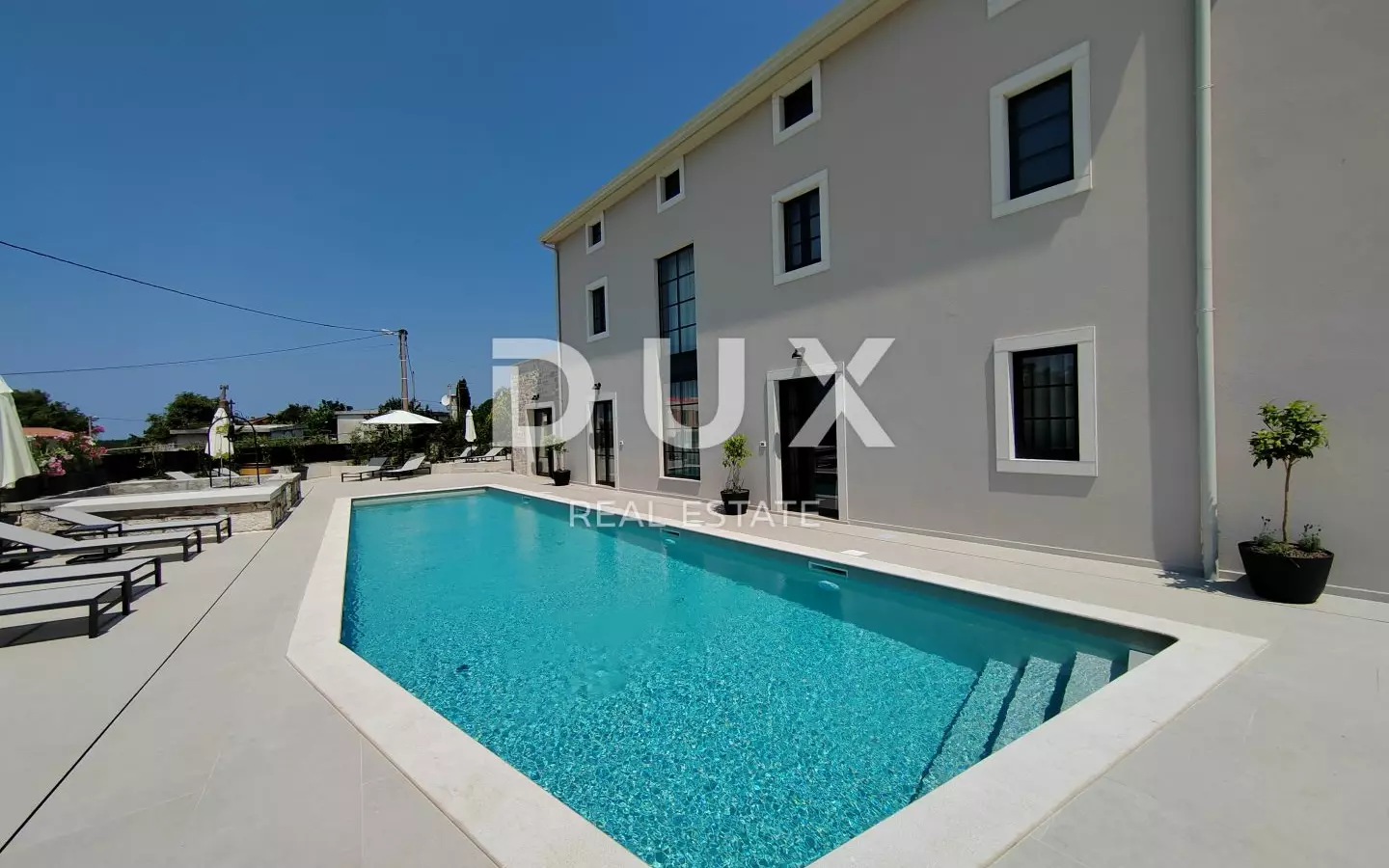 5-bedroom Villa In Poreč, Croatia (320 M²)