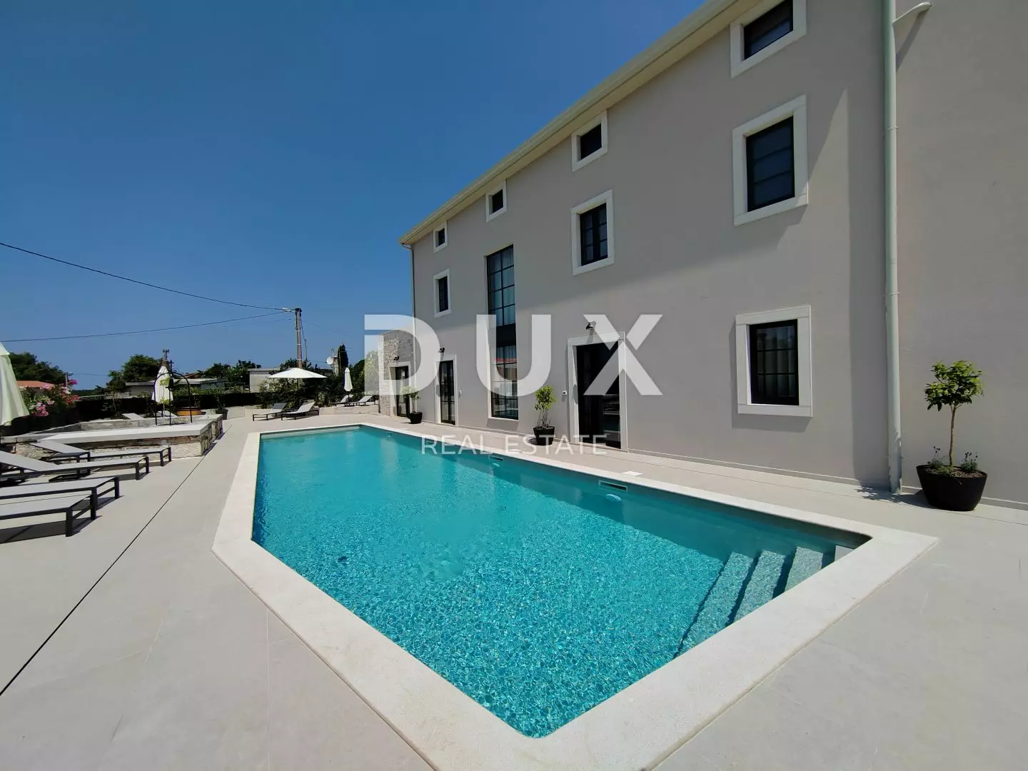 5-bedroom Villa In Poreč, Croatia (320 M²)