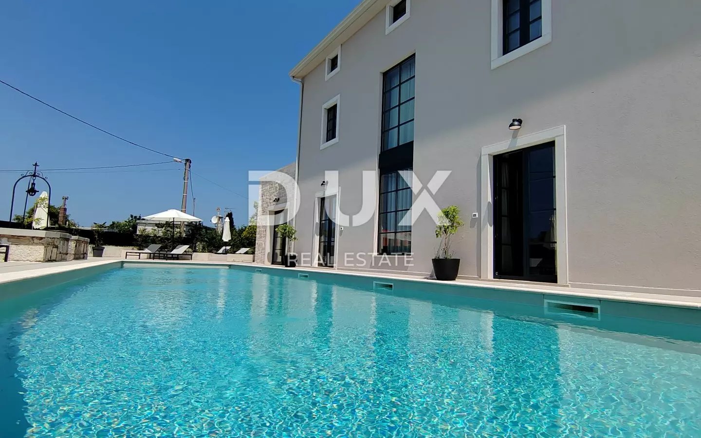 5-bedroom Villa In Poreč, Croatia (320 M²)