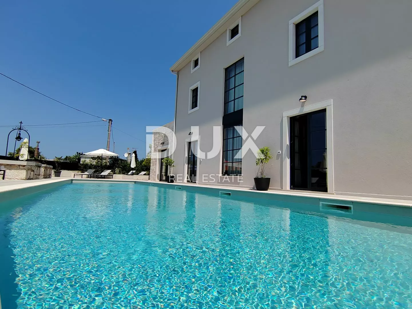 5-bedroom Villa In Poreč, Croatia (320 M²)