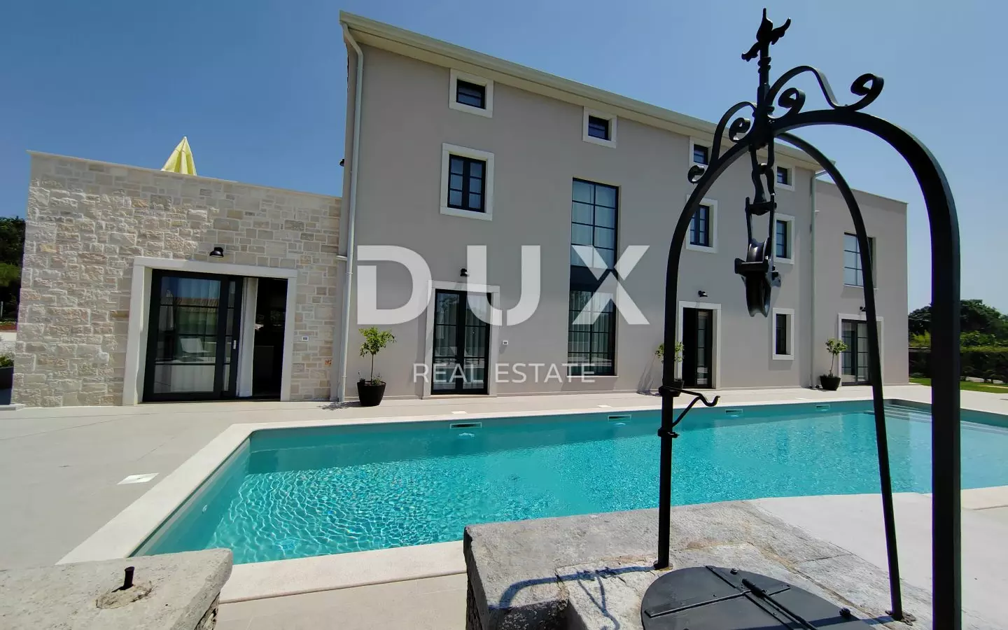 5-bedroom Villa In Poreč, Croatia (320 M²)