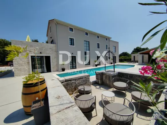 5-bedroom Villa In Poreč, Croatia (320 M²)