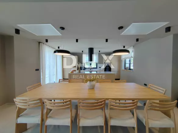5-bedroom Villa In Poreč, Croatia (320 M²)