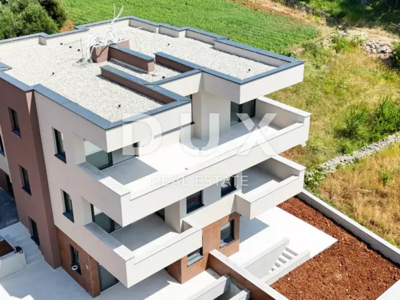 3-bedroom Apartment In Lun, Croatia (123 M²)