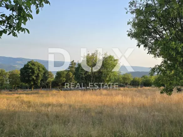 Land In Oprtalj, Croatia (6.758 M²)