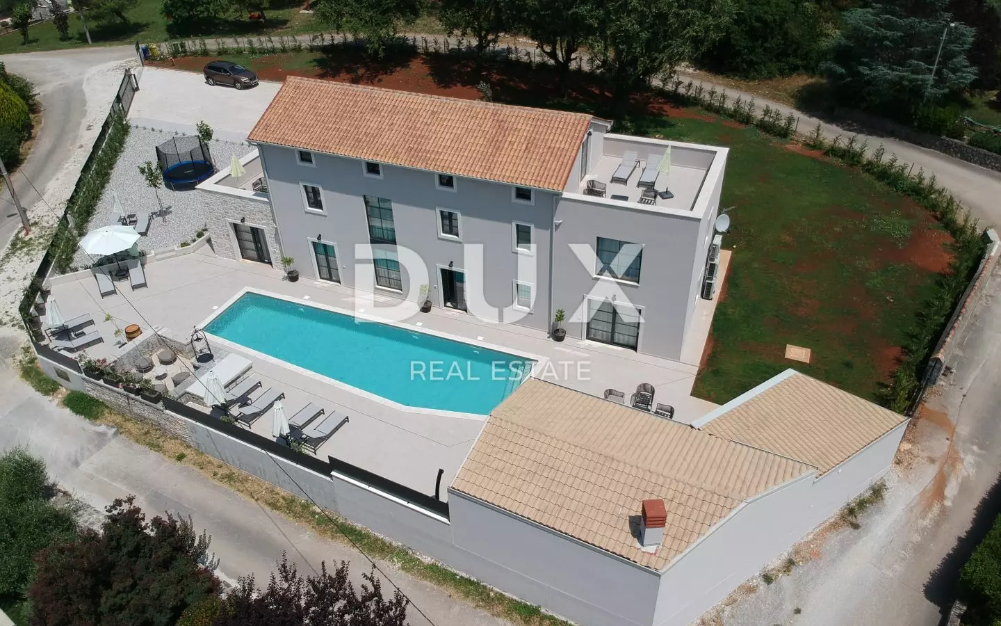 5-bedroom Villa In Poreč, Croatia (320 M²)