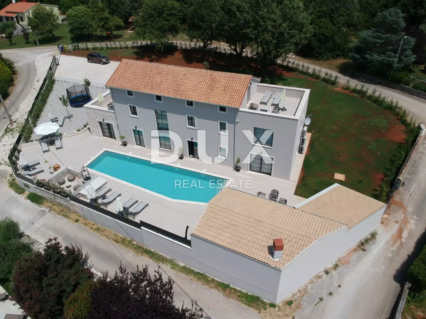 5-bedroom Villa In Poreč, Croatia (320 M²)