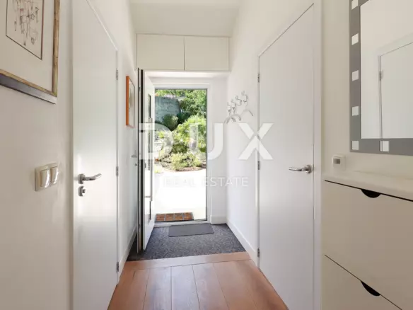 3-bedroom Apartment In Liganj, Croatia (123 M²)