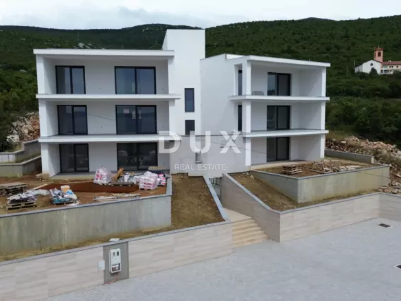 3-bedroom Apartment In Klenovica, Croatia (123 M²)