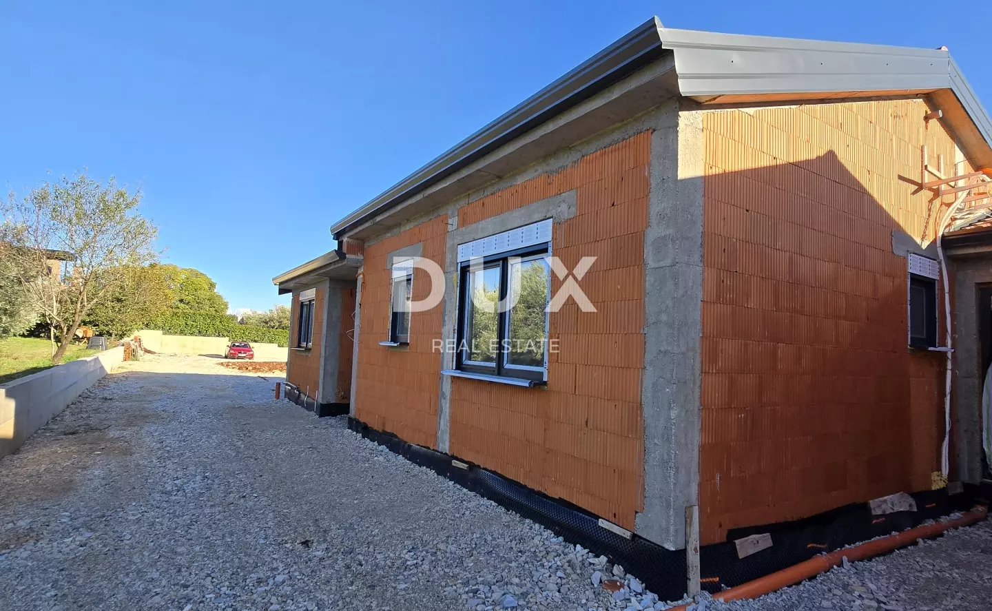 9-bedroom Detached House In Kaštelir, Croatia (330 M²)