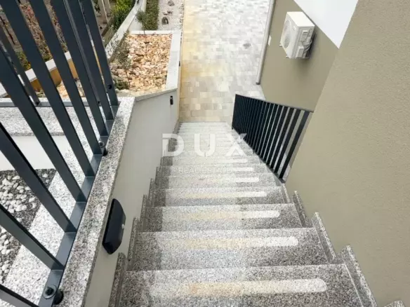 3-bedroom Apartment In Dramalj, Croatia (152 M²)