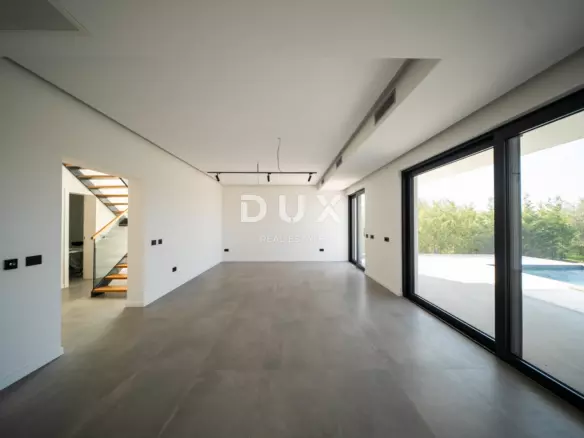 4-bedroom Villa In Poreč, Croatia (234 M²)