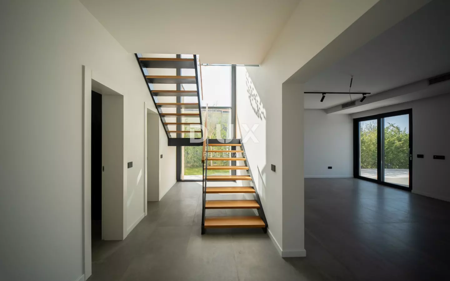 4-bedroom Villa In Poreč, Croatia (234 M²)