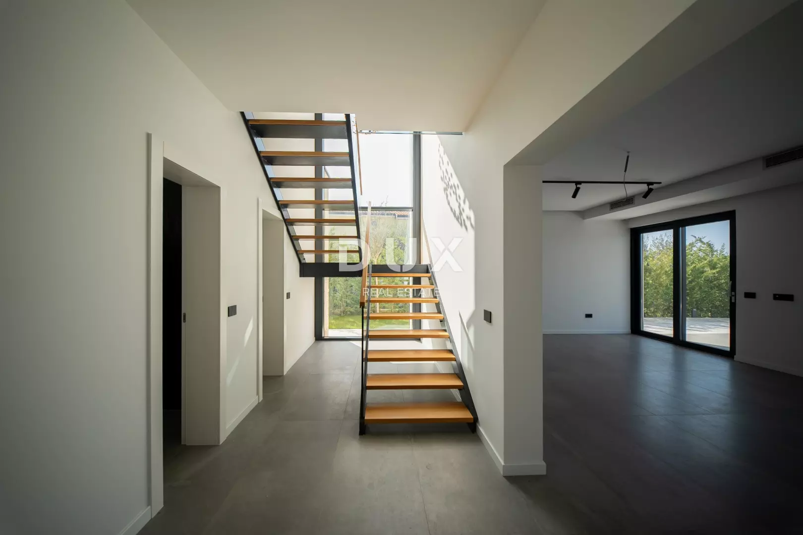 4-bedroom Villa In Poreč, Croatia (234 M²)