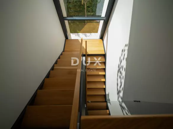4-bedroom Villa In Poreč, Croatia (234 M²)