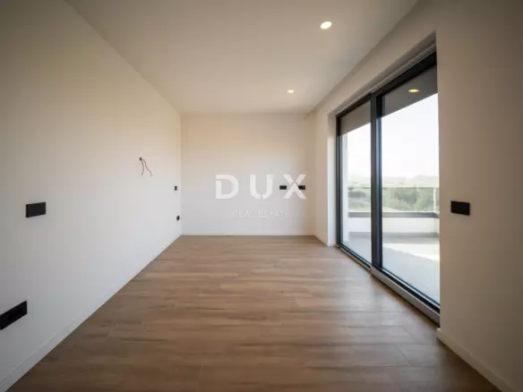 4-bedroom Villa In Poreč, Croatia (234 M²)