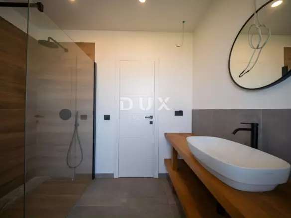 4-bedroom Villa In Poreč, Croatia (243 M²)