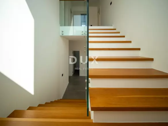 4-bedroom Villa In Poreč, Croatia (243 M²)