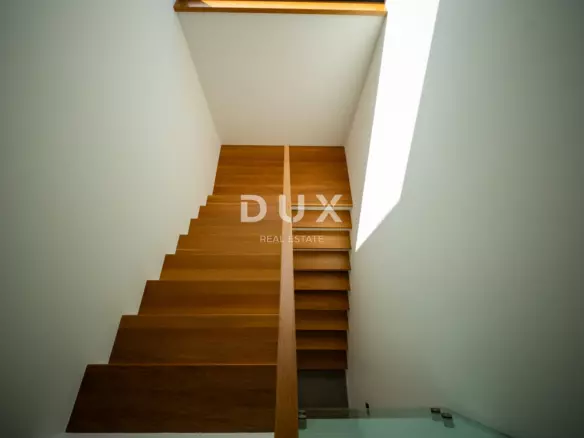 4-bedroom Villa In Poreč, Croatia (243 M²)