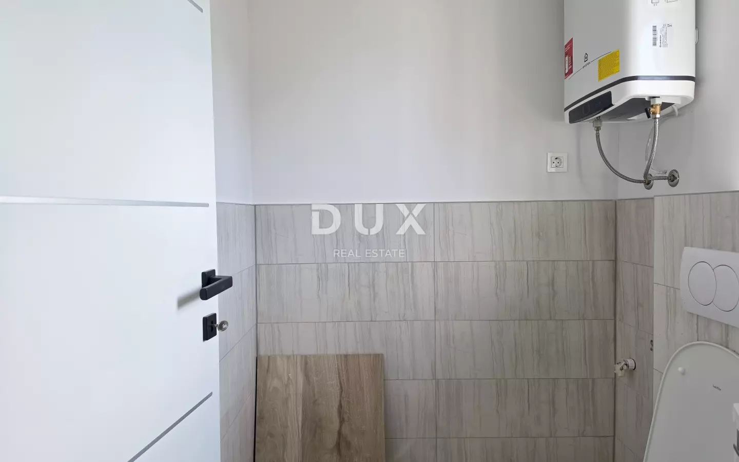 3-bedroom Apartment In Banjol, Croatia (170 M²)