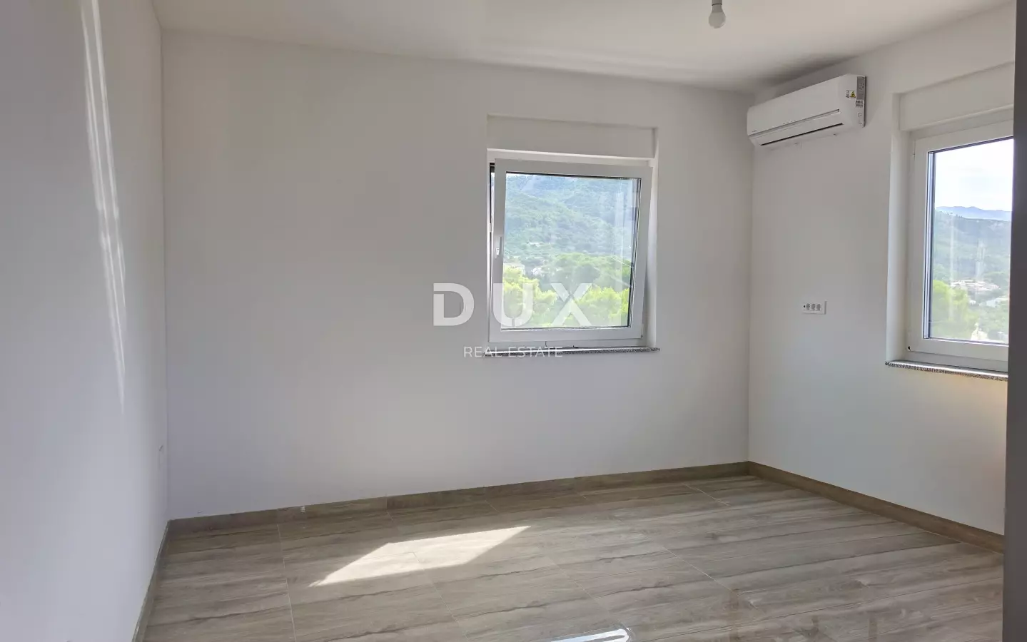 3-bedroom Apartment In Banjol, Croatia (170 M²)
