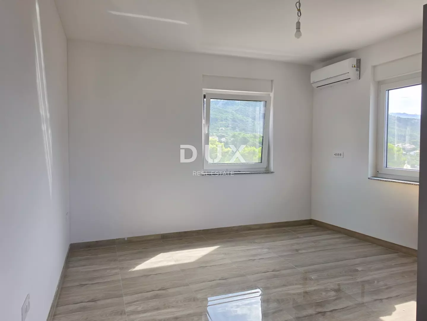 3-bedroom Apartment In Banjol, Croatia (170 M²)