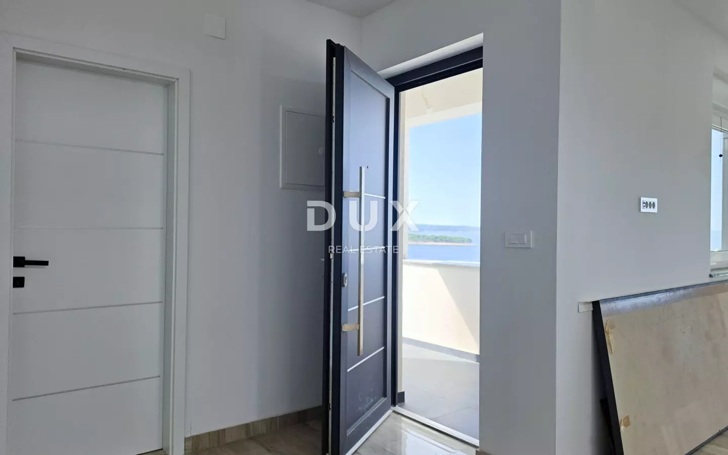 3-bedroom Apartment In Banjol, Croatia (170 M²)