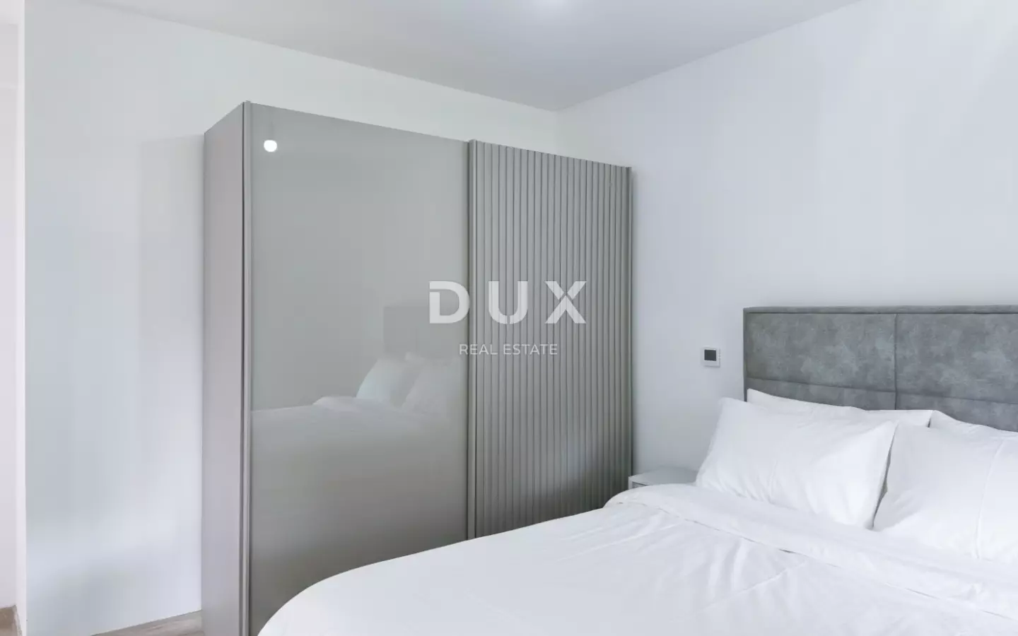 3-bedroom Apartment In Banjol, Croatia (170 M²)