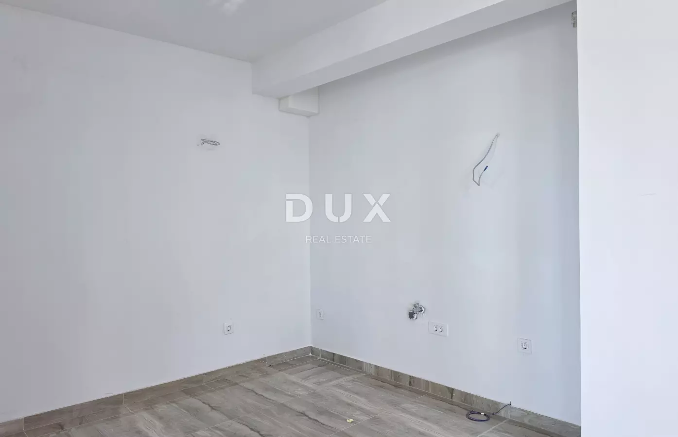 3-bedroom Apartment In Banjol, Croatia (170 M²)